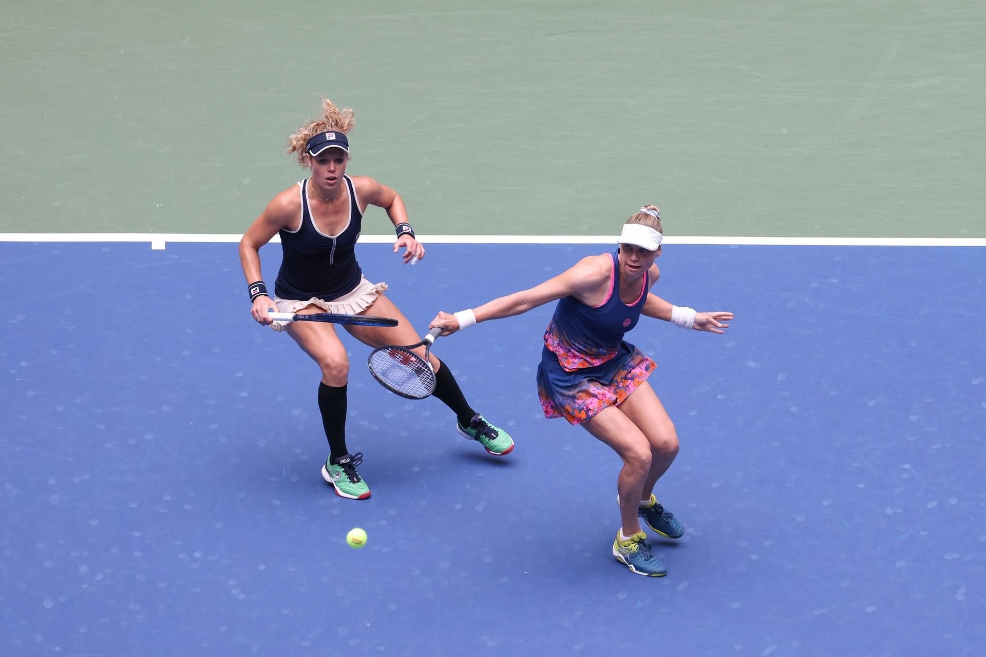 Laura Siegemund (l.) mit ihrer Doppel-Partnerin Vera Zvonareva (Russland)
