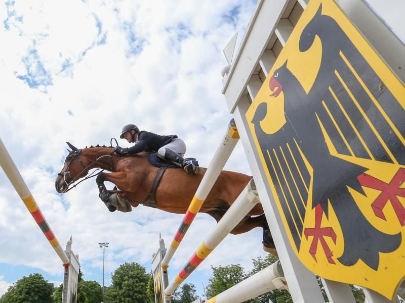 Das nationale Championat der Springreiter findet in Riesenbeck statt. Foto: Friso Gentsch/dpa