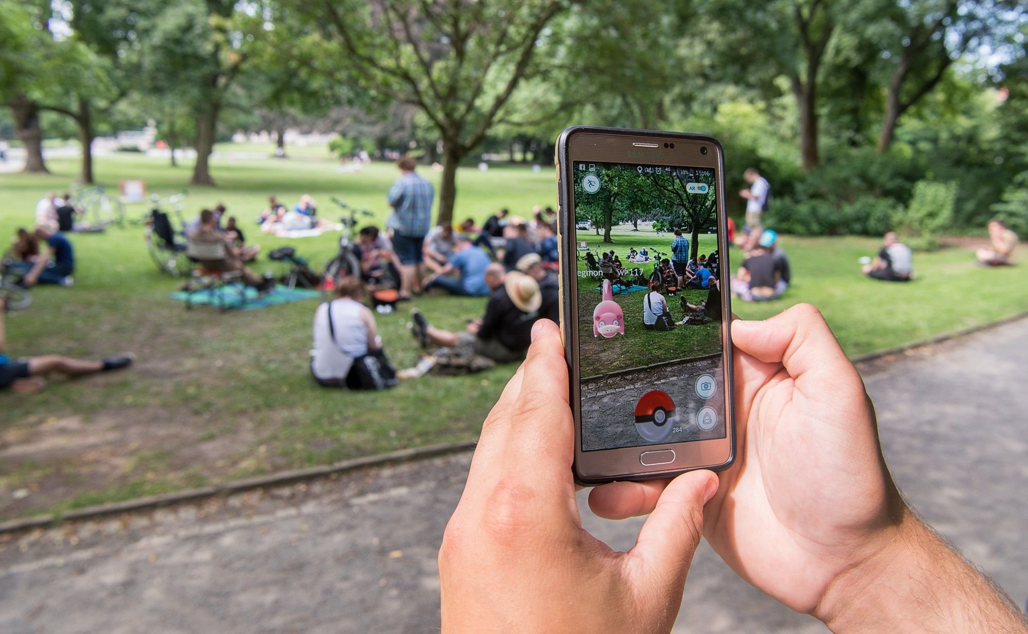 Das Smartphone-Spiel Pokemon Go bringt viele junge Menschen zusammen. Leider auch zu Uhrzeiten, bei denen viele Menschen der Nachtruhe nachgehen und es zu Lärmbelästigungen kommt.