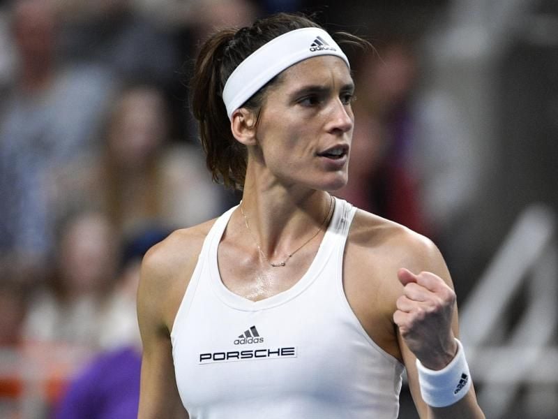 Petkovic ball nach einem gewonnenen Punkt die Faust. Foto: Roman Koksarov/AP