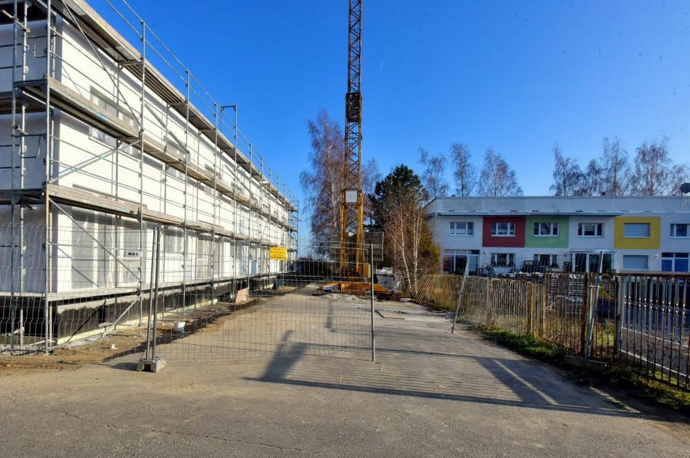 Es geht auf der Hohenmölsener Baustelle unübersehbar voran.
