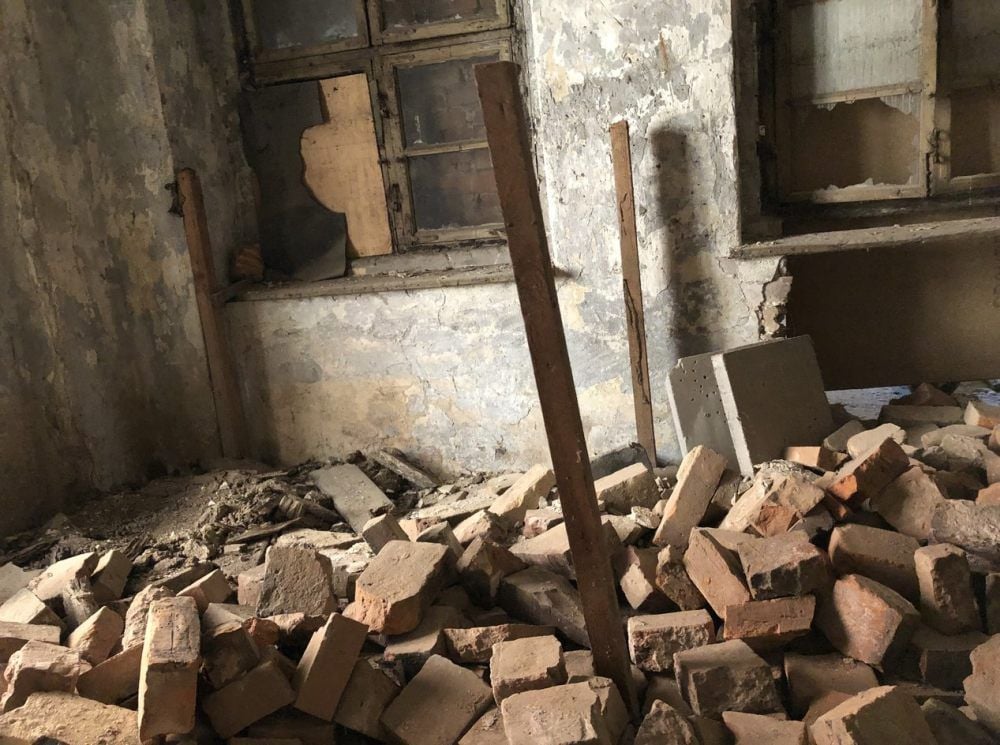 Blick ins Innere. Die Ziegel werden wiederverwendet.