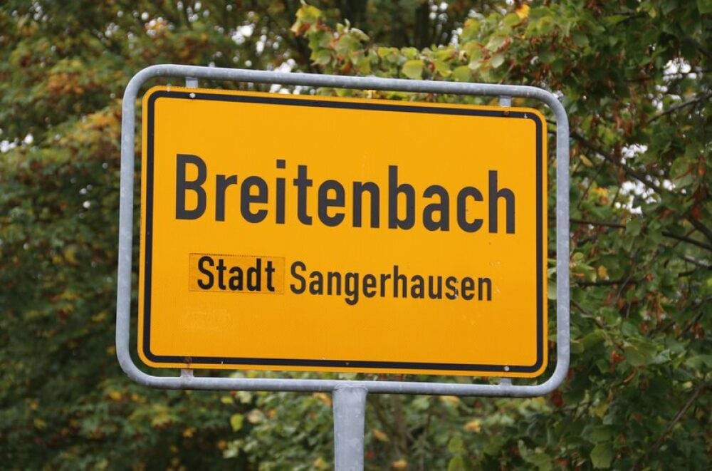 Das Ortsschild von Breitenbach. Die früher eigenständige Gemeinde gehört seit 2005 zu Sangerhausen.
