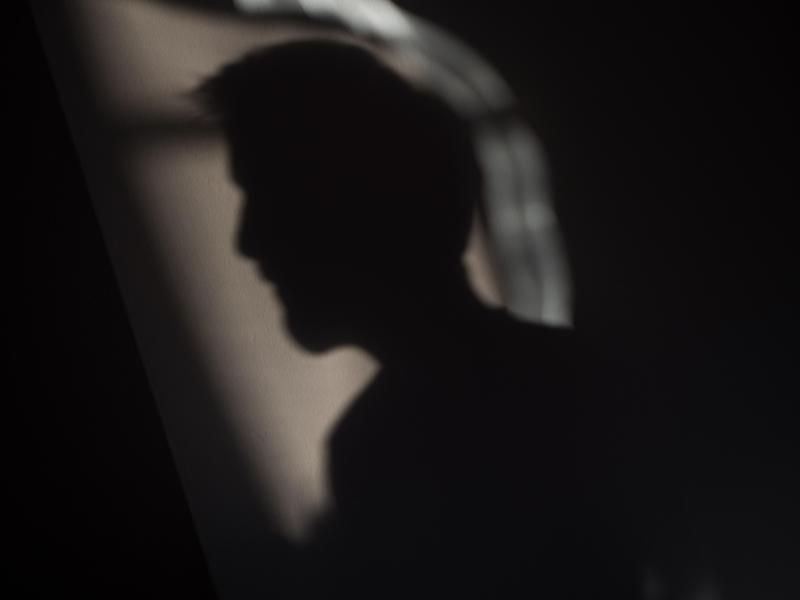 Menschen, die ein Trauma erlitten haben oder die früh und intensiv Drogen konsumiert haben, sind gefährdet, eine Psychose zu entwickeln. Foto: Nicolas Armer/dpa