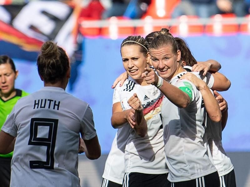 Verdienen deutlich weniger als die Männer: Die deutsche Frauen-Nationalmannschaft. Foto: Sebastian Gollnow