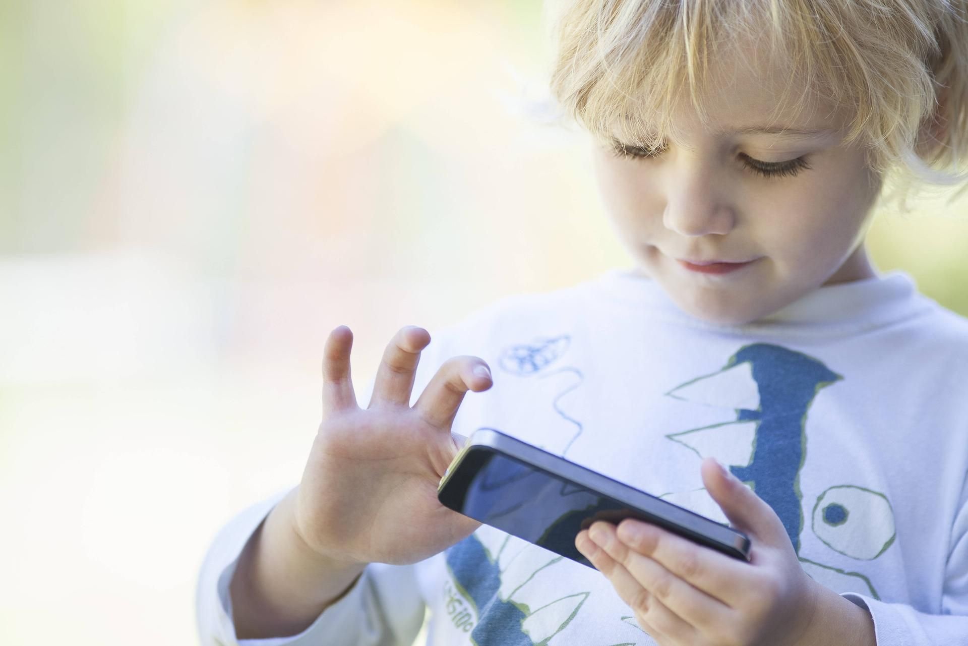 Ab wann sollte ein Kind ein Smartphone haben dürfen?
