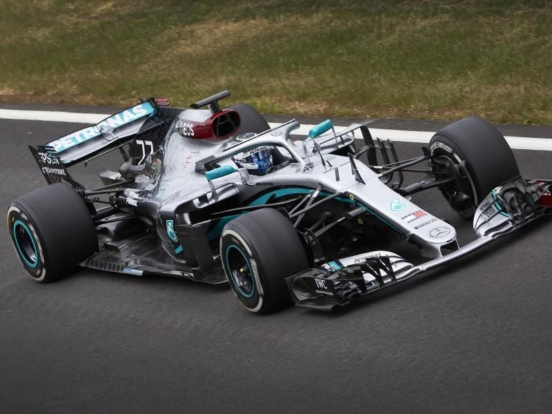 Valtteri Bottas kehrte mit einem zwei Jahre alten Rennwagen auf die Traditionsstrecke zurück. Foto: Steve Etherington/Mercedes-Benz Grand Prix Ltd./dpa