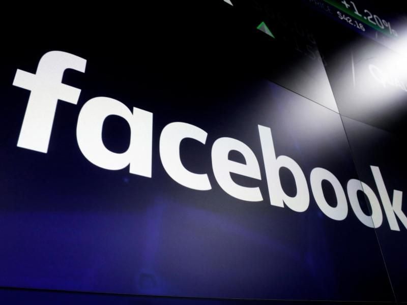 Der Facebook-Schriftzug am New Yorker Times Square. Foto: Richard Drew/AP/dpa