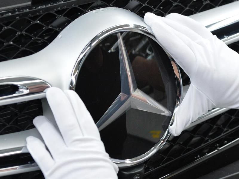 Es geht um Fahrzeuge der Marke Mercedes-Benz, die im ersten Halbjahr 2013 produziert und deren Klimaanlagen noch mit dem inzwischen für Neuwagen verbotenen Kältemittel R134a ausgerüstet wurden. Foto: Carmen Jaspersen