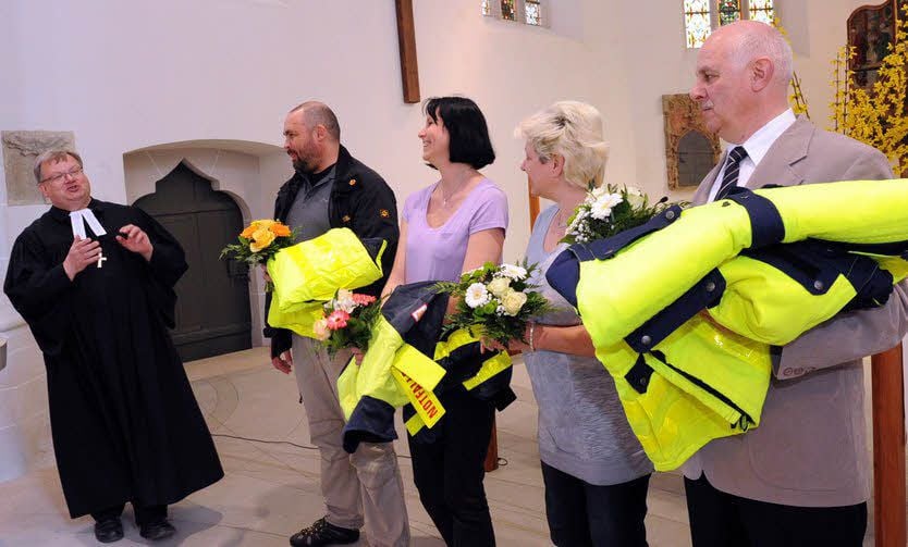 Vier neue Mitglieder wurden ins Kriseninterventionsteam aufgenommen: Egbert Otto, Doreen Bielicke, Simone Träger und Peter Rostalski. Superintendent Andreas Berger hielt die Andacht.