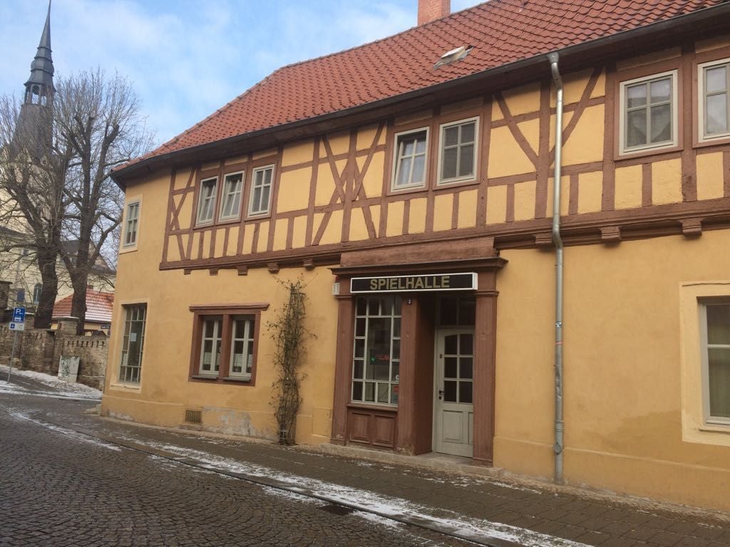 Vermummte haben diese Spielothek in Sangerhausen überfallen.