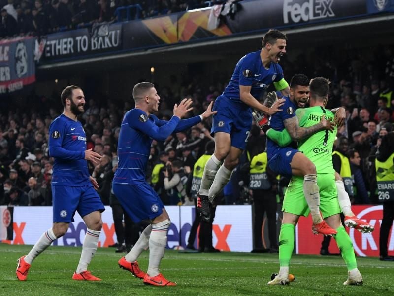 Die Chelsea-Spieler feiern den Einzug ins Europa-League-Finale. Foto: Arne Dedert