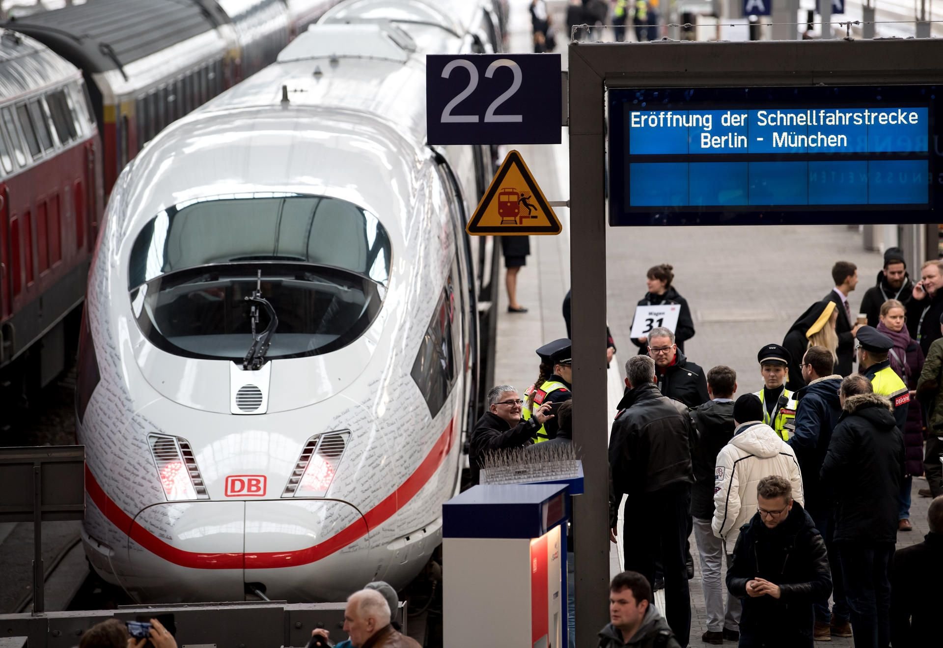 Ein ICE im Münchner Hauptbahnhof