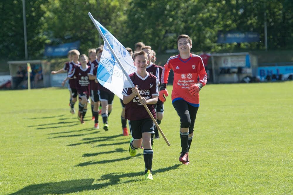 Max Tilgner war Fahnenträger der Kombination Freyburg/Bad Kösen.
