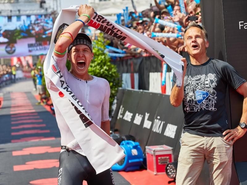 Mit dem Sieg in Hamburg qualifizierte sich Kristian Hogenhaug für den WM-Klassiker auf Hawaii. Foto: Georg Wendt