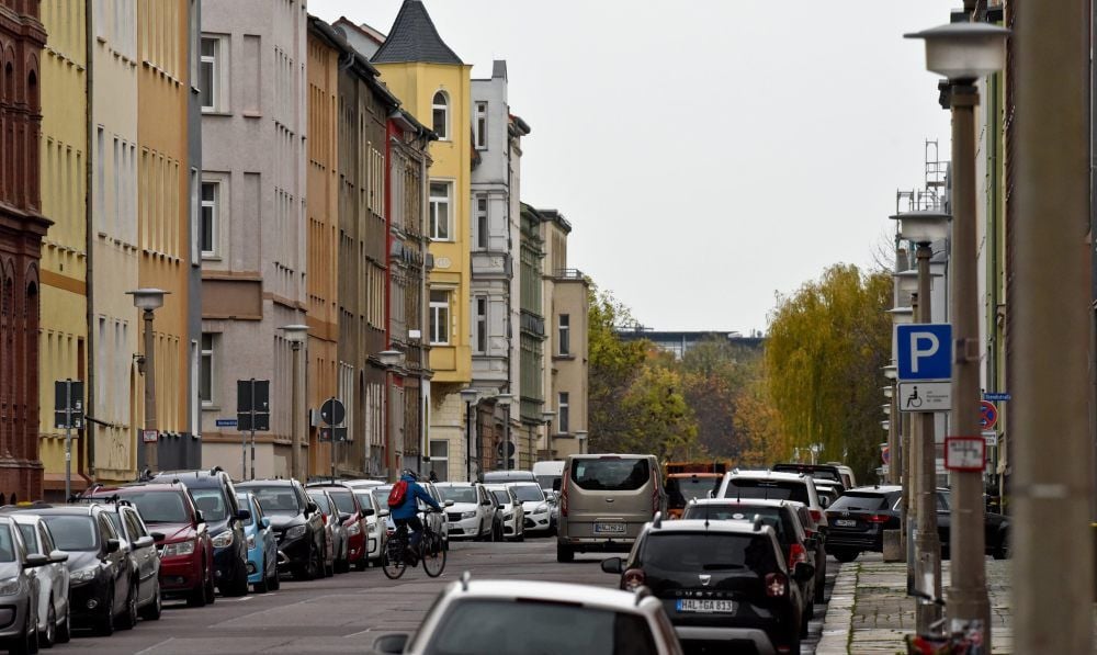 Die Forsterstraße als Hauptverkehrsachse des Medizinerviertels bedarf einer dringenden Sanierung - wie auch das ganze Quartier.