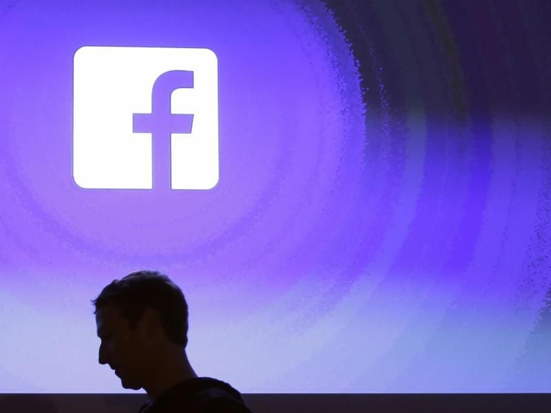 Mark Zuckerberg vor dem Logo des von ihm gegründeten Unternehmens. Foto: Marcio Jose Sanchez/AP/dpa