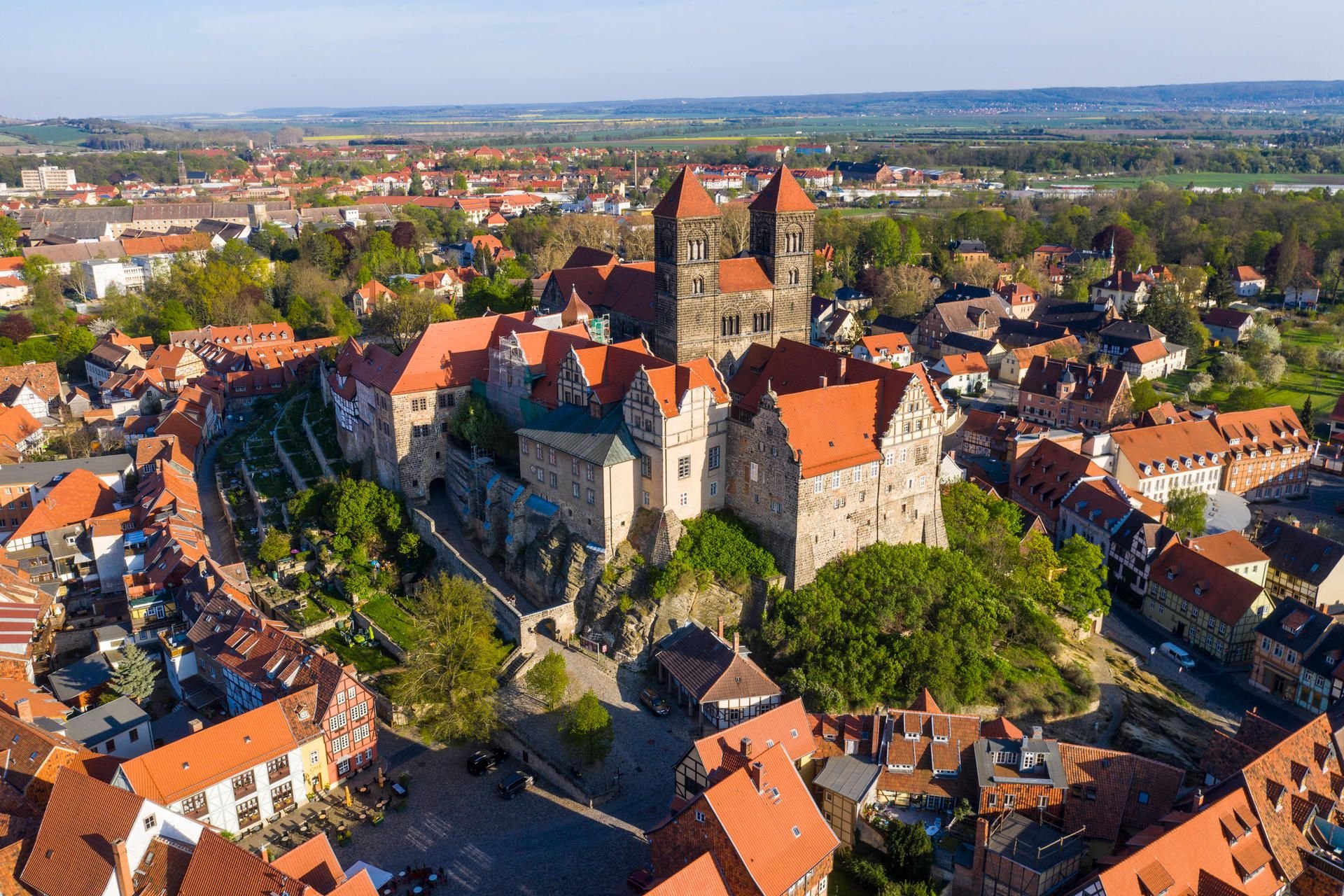 Ein Halt auf der Tour ist Quedlinburg.