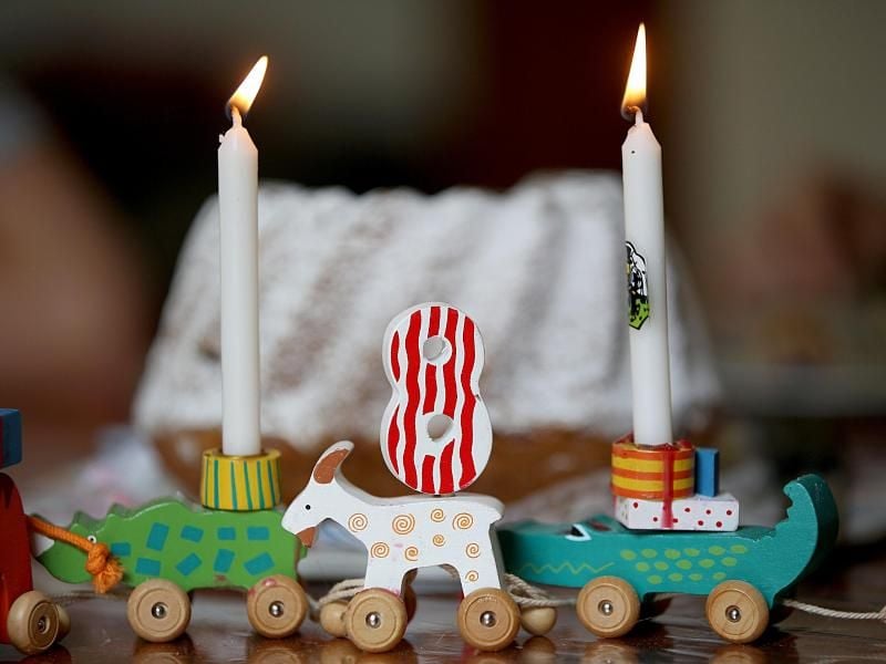 Geschenke nur für das Geburtstagskind - oder auch was Kleines für die Geschwister? Doch oft sorgen solche Trostgeschenke erst recht für Frust. Foto: picture alliance / Oliver Berg/dpa