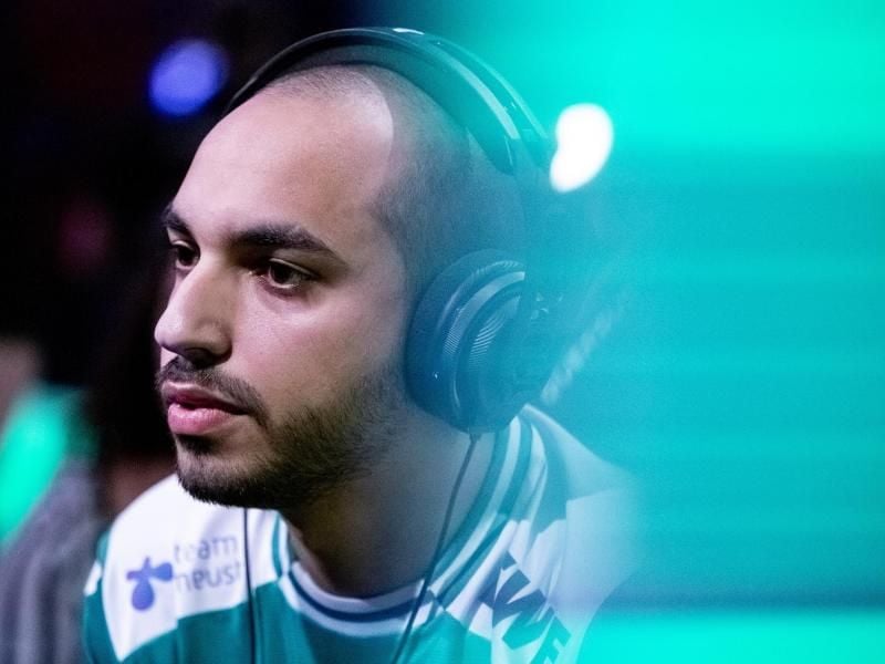 Mohammed „MoAuba” Harkous beim „Grand Final” der Virtual Bundesliga (VBL) im Mai. (Archivbild) Foto: Christoph Soeder