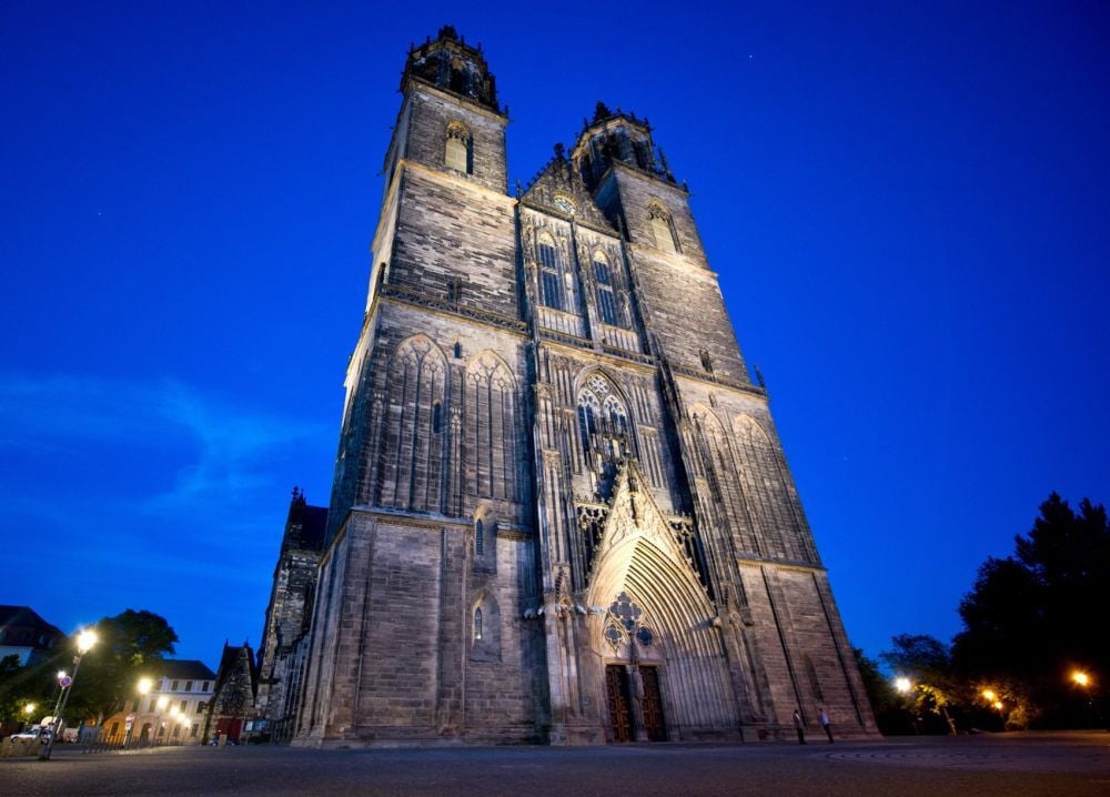 Das Westwerk ist die Schauseite des Magdeburger Domes, dessen Türme 100 Meter in den Himmel ragen.