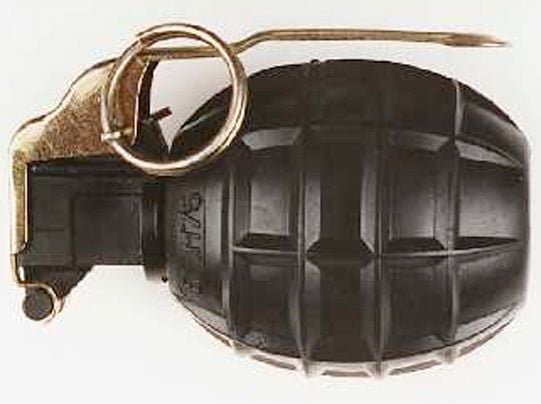 In Hamburg hat ein Passagier versucht, mit Handgranate in ein Flugzeug zu steigen (Symbolbild).