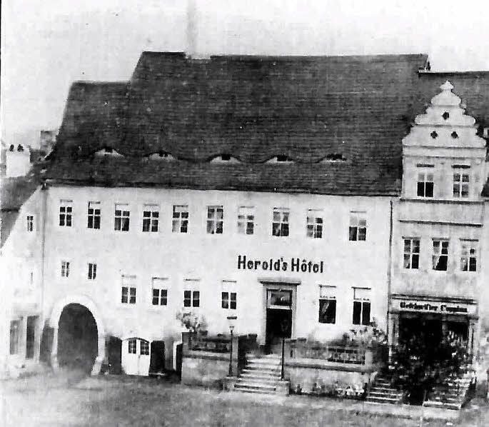 Von 1870 bis 1960 war es Herolds Hotel.