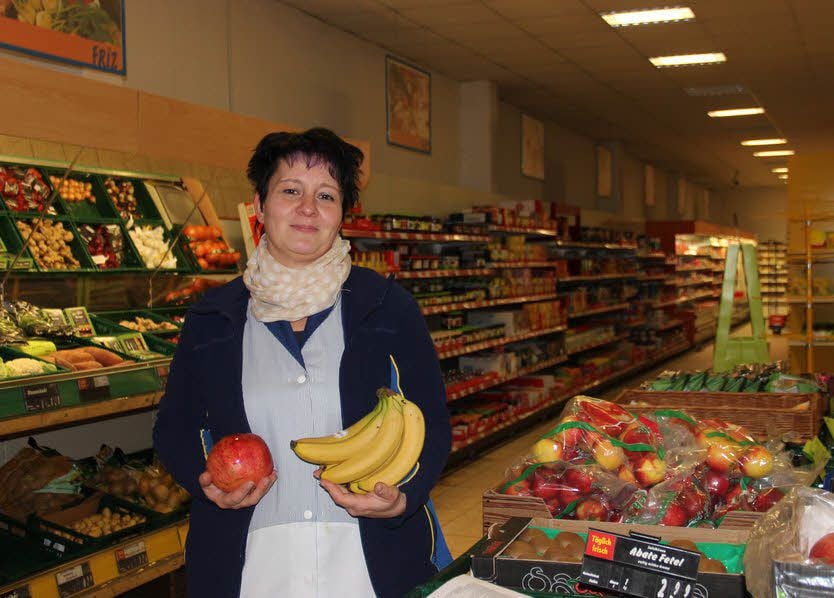 Nadine Sternik vom Friz-Markt liefert Waren in die JVA.