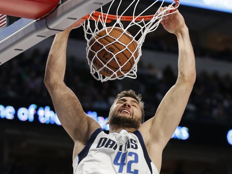Maximilian Kleber konnte mit den Dallas Mavericks nicht gewinnen. Foto: Brandon Wade/AP/dpa