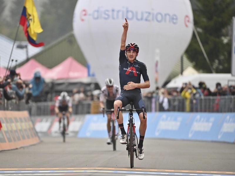 Ineos-Profi Tao Geoghegan Hart hat die 15. Etappe der diesjährigen Italien-Rundfahrt gewonnen. Foto: Massimo Paolone/LaPresse/AP/dpa
