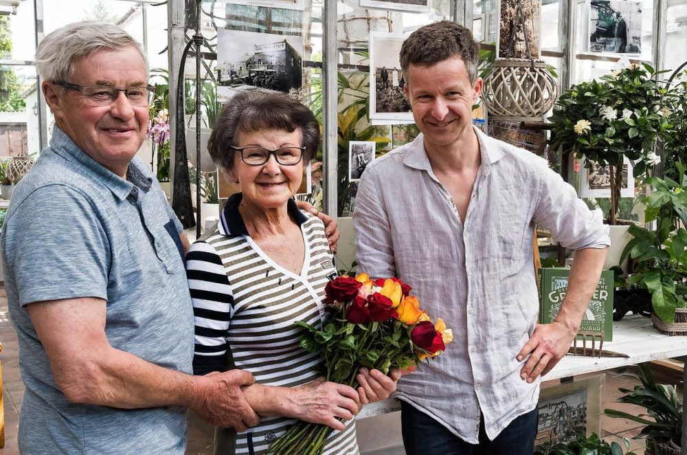 Die Gärtnerei ist ein Familienbetrieb: Rolf und Gerlinde Straube helfen auch heute noch bei ihrem Sohn Bernd Straube.