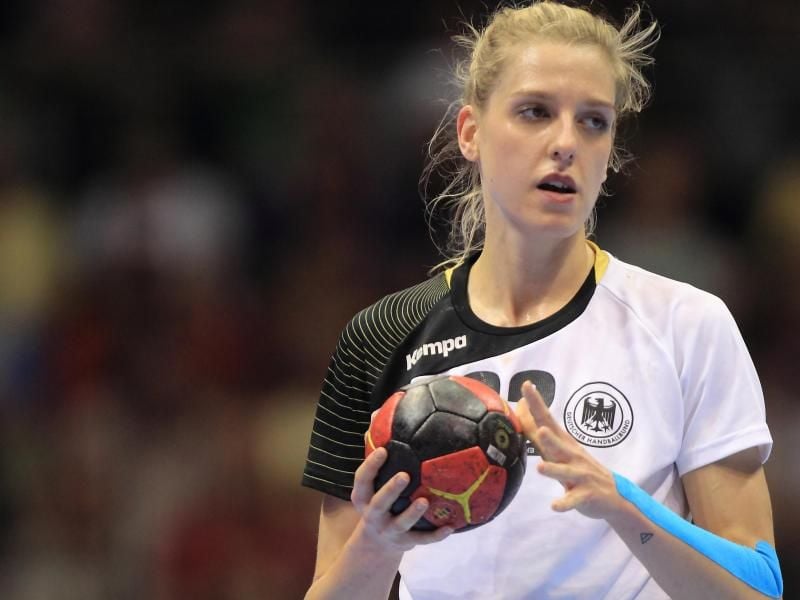 Michael Biegler verzichtet bei der Handball-EM in Schweden auf Susann Müller. Foto: Jens Wolf
