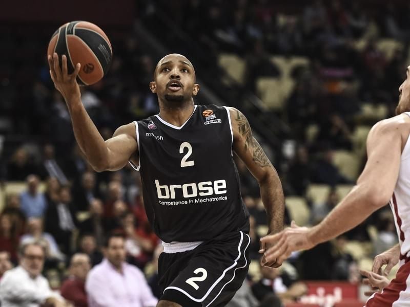 Bambergs Ricky Hickman hat sich am linken Daumen verletzt. Foto: Angelos Tzortzinis
