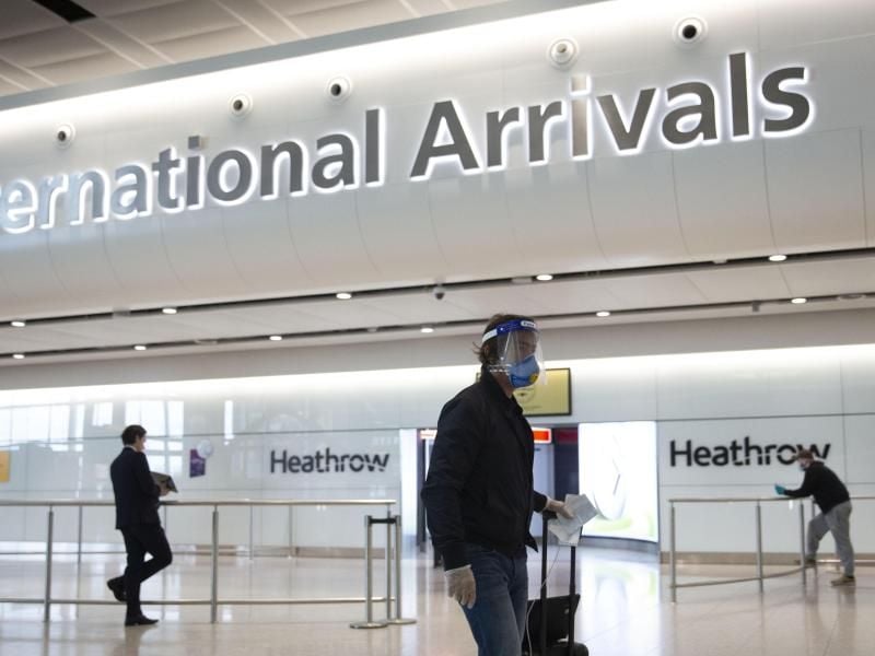 Enland lockert seine Quarantäne-Vorschriften für Einreisende. Foto: Matt Dunham/AP/dpa
