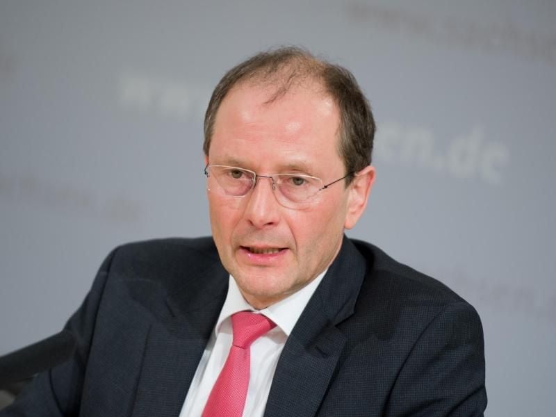 Der Innenminister von Sachsen, Markus Ulbig (CDU). Foto: Arno Burgi/Archiv