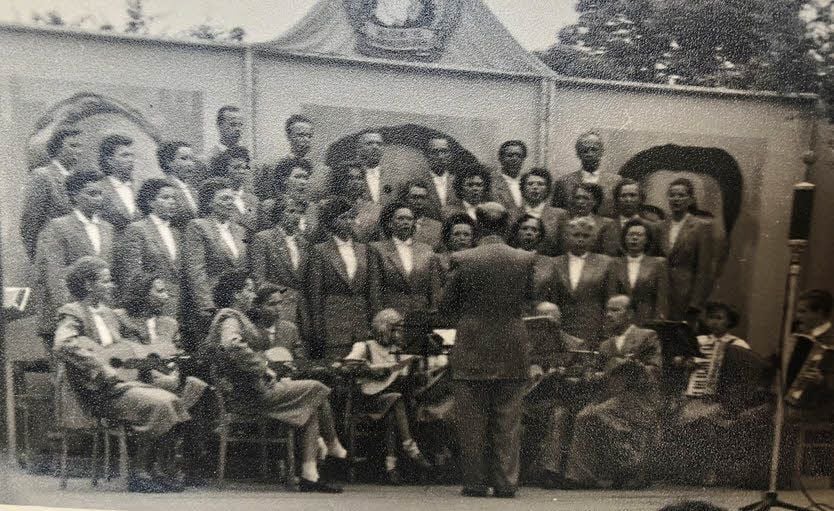 Der Betriebs-Chor (hier bei einem Firmenfest) begrüßte die Belegschaft in den 50er Jahren jeden Morgen mit Gesang.