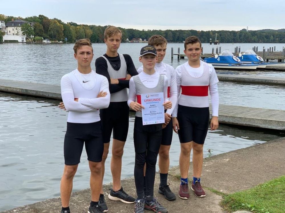 Timo Schumann (von links), Julian Sobolewski, Vinzent Böttcher, Jonas Protzmann und Steuermann Niklas Ludwig (vorn) haben es im Doppelvierer bei „Jugend trainiert für Olympia“ ins B-Finale geschafft und dort Platz zwei belegt.