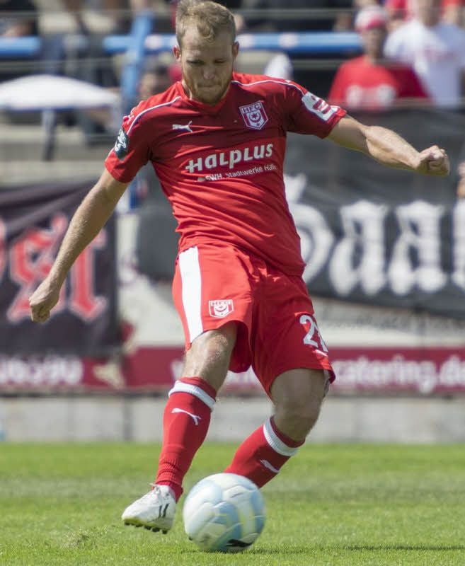 Fabian Baumgärtel ist präzise in der Spieleröffnung.