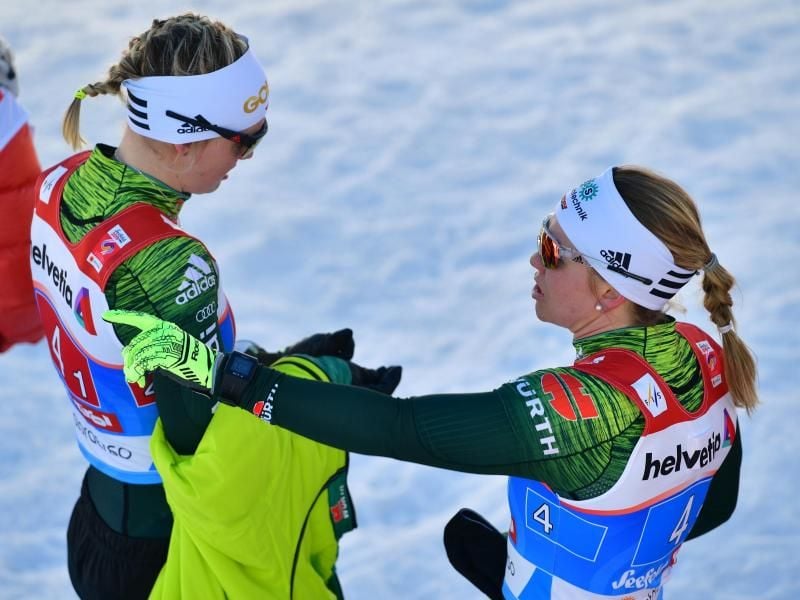 Victoria Carl (l) und Sandra Ringwald stehen in Seefeld im Finale. Foto: Hendrik Schmidt