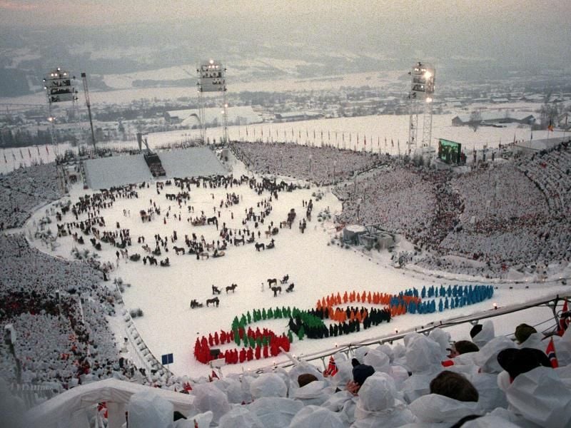 Die Winterspiele in Lillehammer vor 25 Jahren gelten für viele als Musterbeispiel: Eröffnung im Lysgaardsbakken-Stadion. Foto: Bernd Settnik