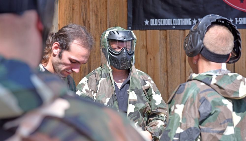 Masken gehören zur Standardausrüstung der Paintballspieler.