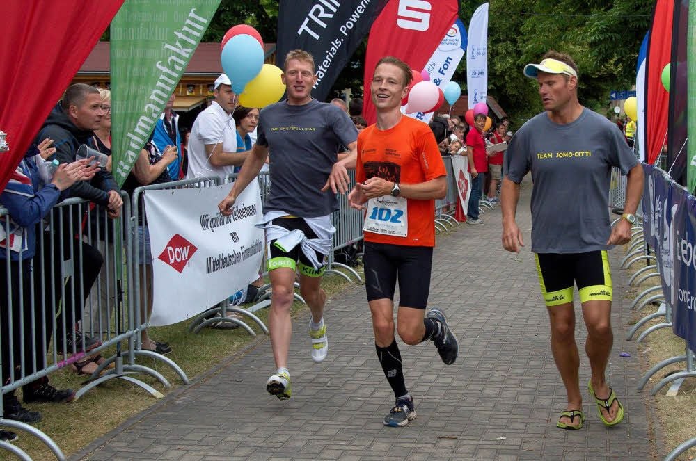 Das Zorbauer Siegerteam von links: Sebastian Geuthner (Rad), Felix Dreisow (Lauf), Ronny Helm (Schwimmen)