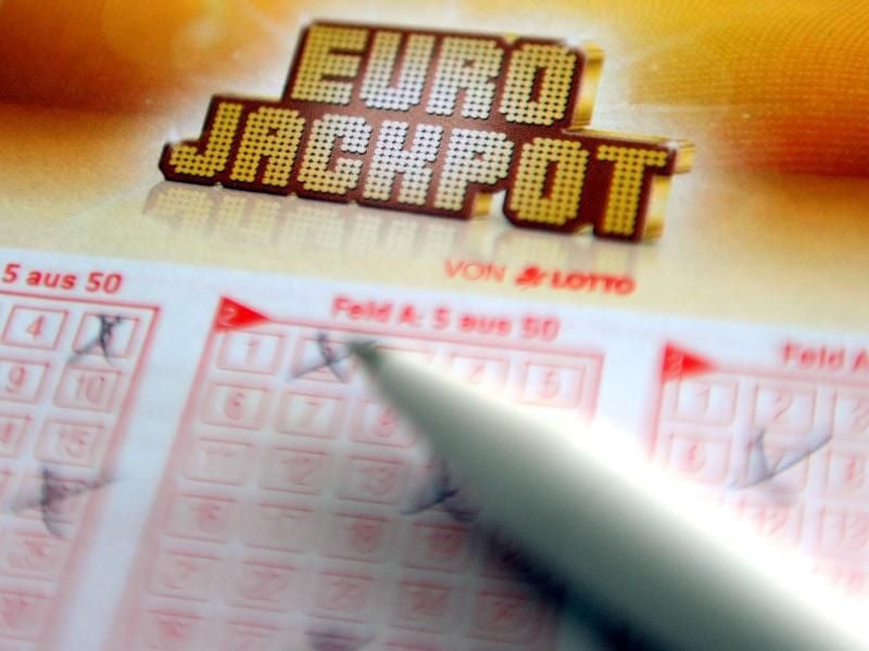 Zwei Deutsche teilen sich den Eurojackpot von 61 Millionen Euro. Foto: Caroline Seidel