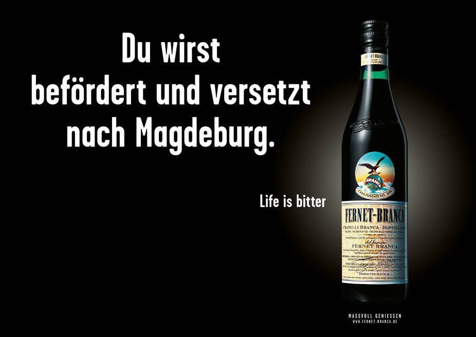Glückwunsch oder Beileid? Freche Plakate machen die Runde.
