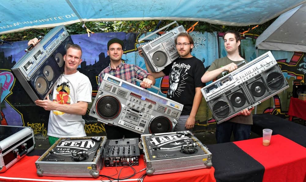 Sie haben ein und dieselbe Leidenschaft: Ronny, André, Max und Thomas schwärmen für Ghettoblaster.