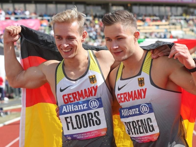 Felix Streng und Johannes Floors feiern ihre Erfolge. Foto: Jens Büttner