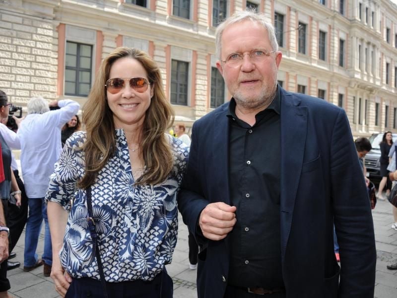 In der ersten Episode der ARD-Serie „Eltern allein zu Haus” spielen Ann-Kathrin Kramer und Harald Krassnitzer das Elternpaar „Die Schröders”. Foto: Ursula Düren/Archiv
