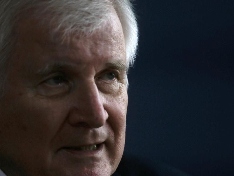 Horst Seehofer ist als Bundesinnenminister in Deutschland auch für den Sport zuständig. Foto: Markus Schreiber/AP/Pool/dpa