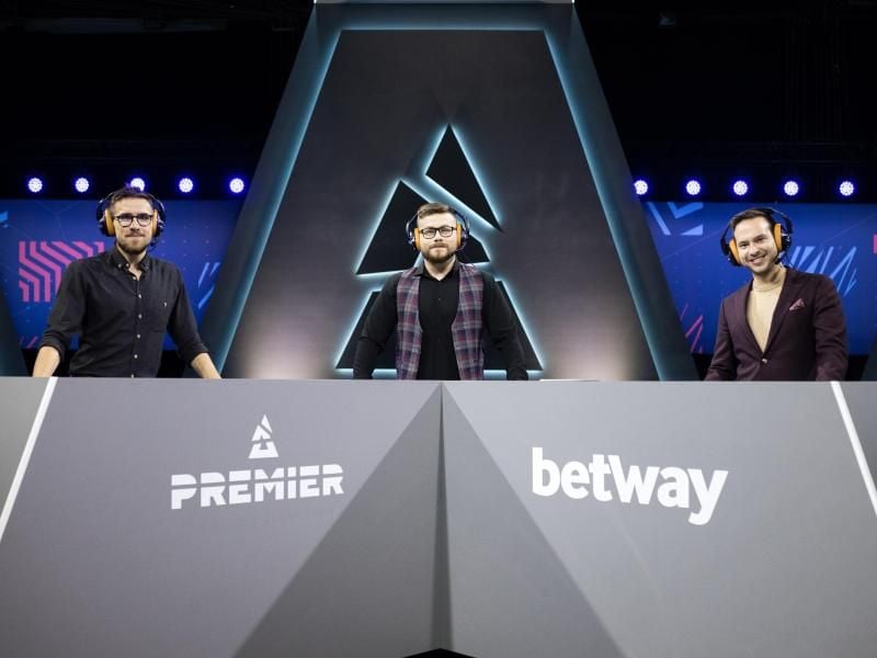 Während der Gruppenphase waren zunächst nur die Kommentaren im Blast-Premier-Studio. Foto: Blast Premier/dpa