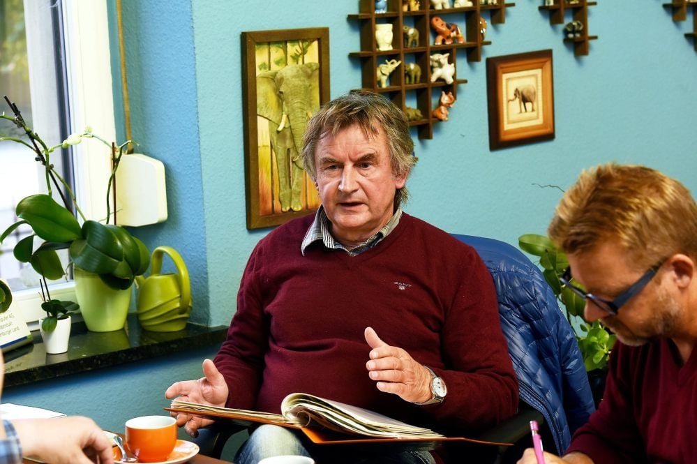 Wenn Manfred Jäger heute durch Aktenordner mit Dokumenten aus der Wendezeit blättert, dann ist das für ihn wie ein Blick in ein Fotoalbum. Viele Erinnerungen werden wach.